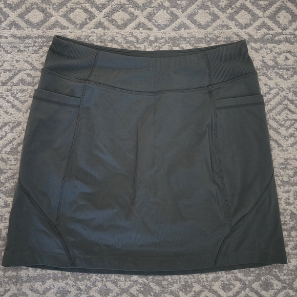 Athelta Excursion Skort Jasper Green Size Small EUC - Picture 2 of 8